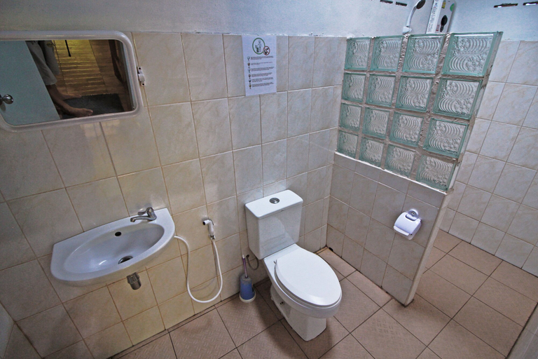 Bathroom 4, Family Song Bungalow, Muang Satun