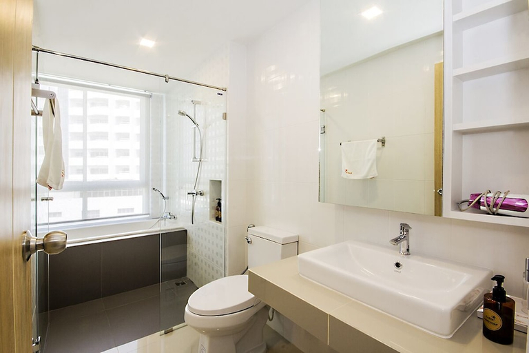 Bathroom 3, Karin Hotel & Serviced Apartment, Si Racha