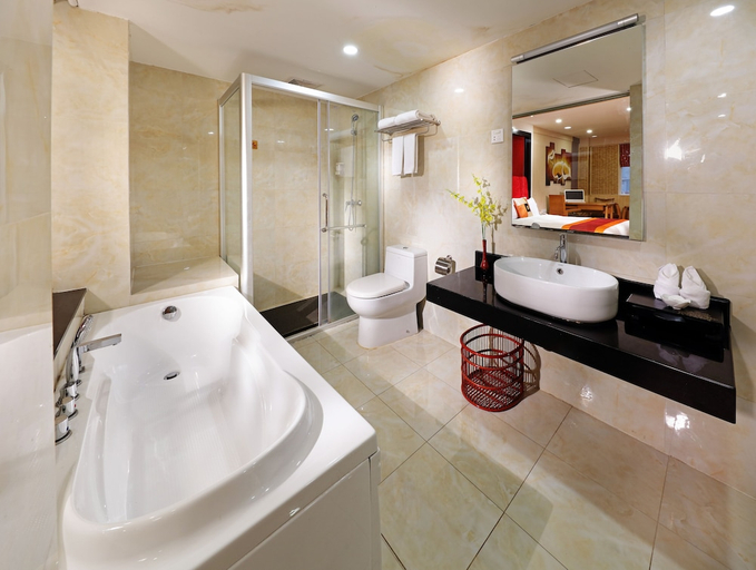 Bathroom 4, Royal Garden Hotel, Guangzhou