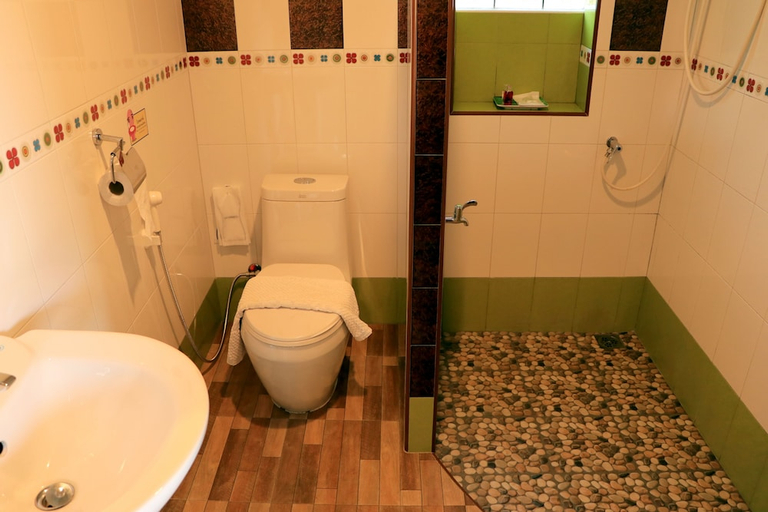 Bathroom 5, Baanrimnam Resort Trat, Muang Trat
