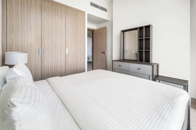 Room 2, Cozy 1BR with Balcony Views, Dubai