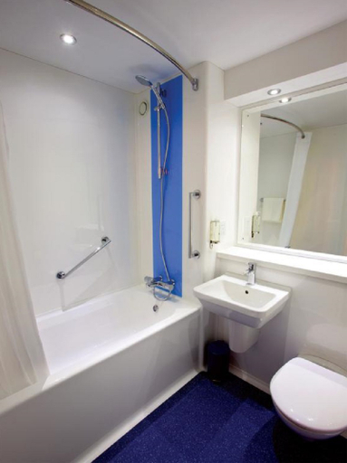 Bathroom 3, Travelodge Christchurch, Dorset