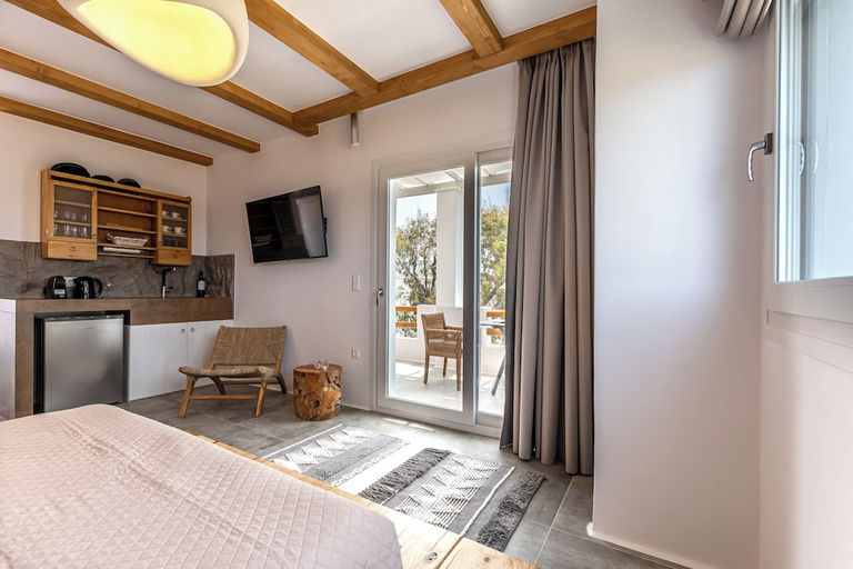 Bedroom 2, Glaronissi Beach, South Aegean