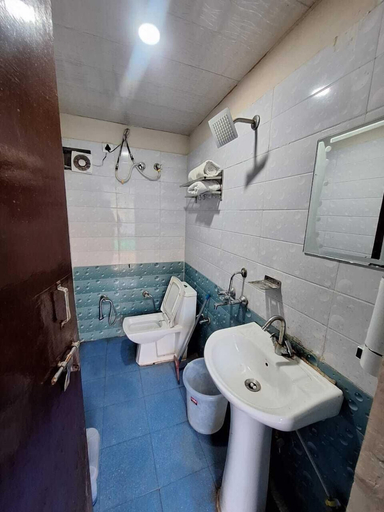 Bathroom 5, VALLEY KING RESORT, Garhwal