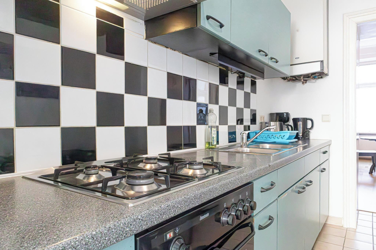Private kitchen 5, Cozy 2BR Apt Near Vienna Center, Wien