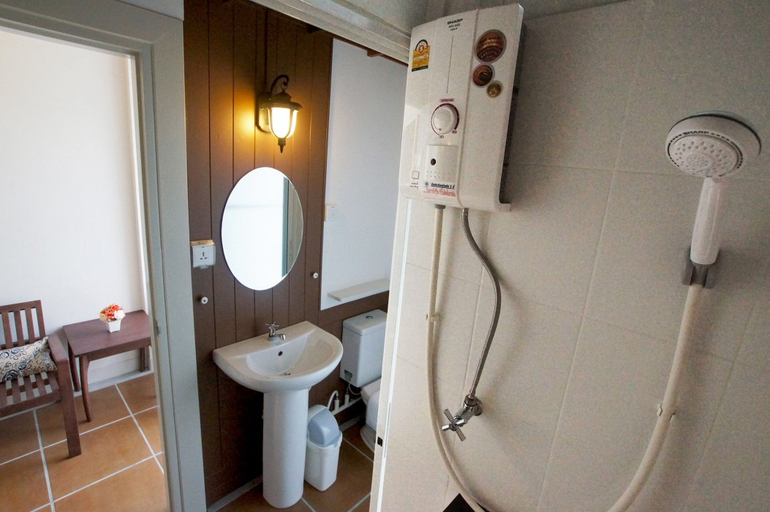 Bathroom 4, Baan Pimpisa, Sattahip