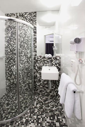 Bathroom 3, Majestic Minima Hotel, Adelaide