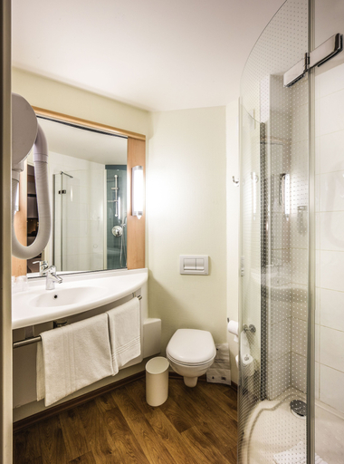 Bathroom 5, ibis Constantine, Constantine