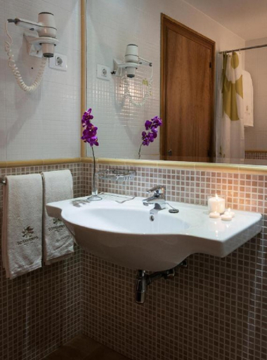 Bathroom, Sotavento Beach Club, Las Palmas