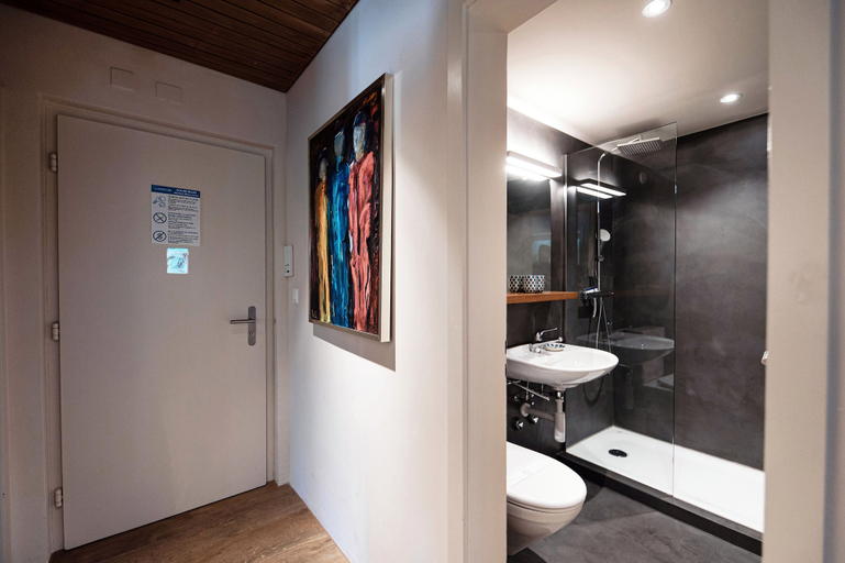 Bathroom 2, Prada Laax, Surselva