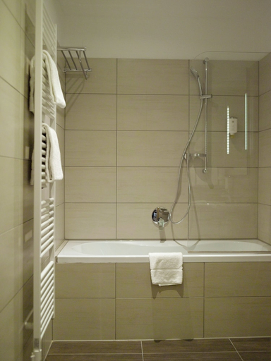 Bathroom 3, Hotel Drei Raben, Graz