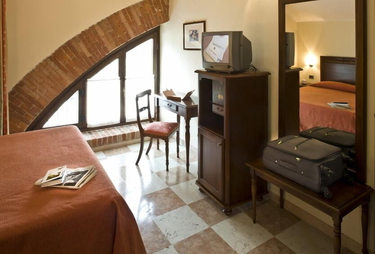 Bedroom 3, La Corte Albertina, Cuneo