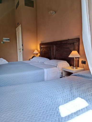 Bedroom 2, Castello di Baccaresca, Perugia