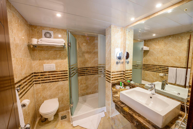 Bathroom 4, Golden Beach Resort, Al-Ghurdaqah