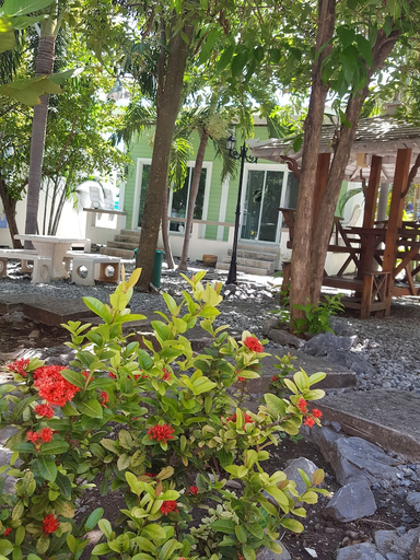 Others 4, Charlie's Bungalow, Koh Si Chang