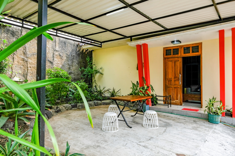 Exterior & Views 2, RedDoorz near Monjali Yogyakarta, Sleman