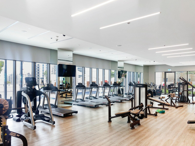 Gym, Elegant 1BR with Panoramic Views, Dubai
