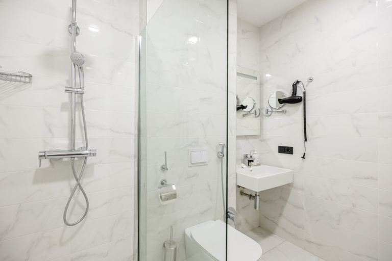 Bathroom 3, Brosse Garden Hotel, Tbilisi