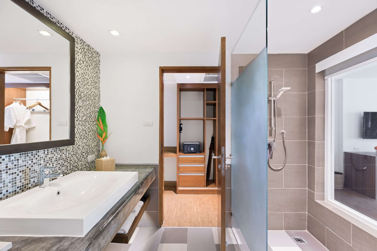 Bathroom 5, Outrigger Khao Lak Beach Resort, Takua Pa
