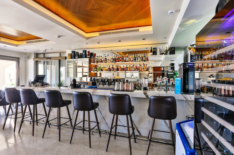 Food & Drinks 4, CALIFORNIA by Aycon - Adults Only