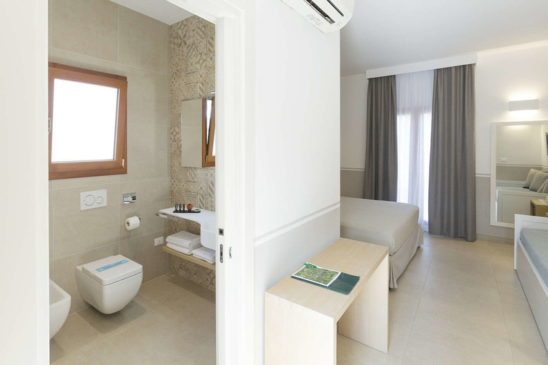 Bathroom 4, Giardino Dei Pini, Lecce