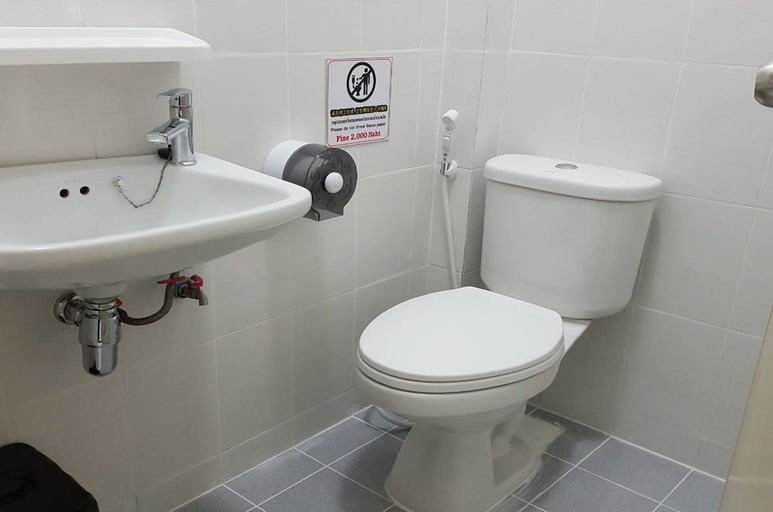 Bathroom 3, Baan Pinklao, Bangkok Noi