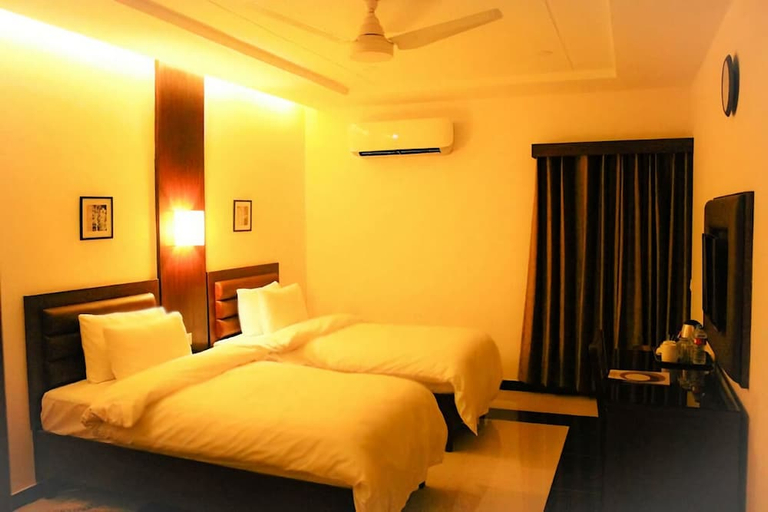 Bedroom 1, Hotel One Dera Ghazi Khan, Dera Ghazi Khan