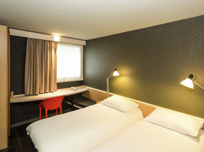 Bedroom 3, ibis Lorient-Caudan, Morbihan