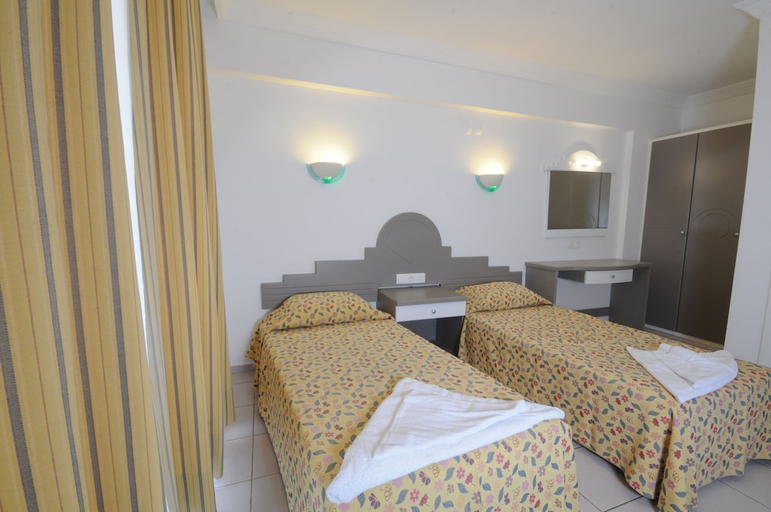 Bedroom 5, Koçer Club Family Apartments, Marmaris