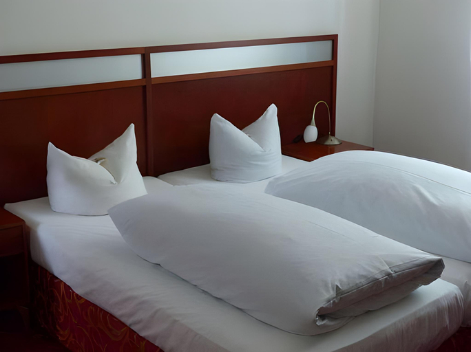 Bedroom 4, Coffee Fellows Hotel Siegburg West, Rhein-Sieg-Kreis
