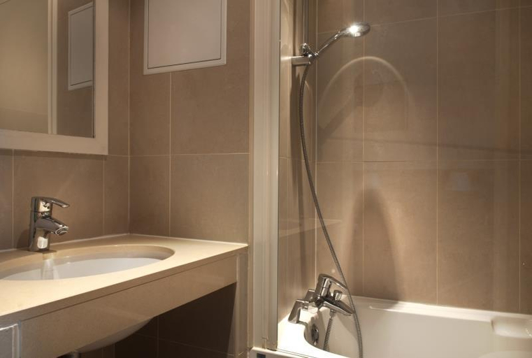 Bathroom, Hotel du Chemin Vert Paris, Paris