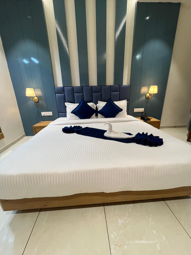 Room 2, Hotel Premji by Shivalaya Darshanam, Devbhumi Dwarka