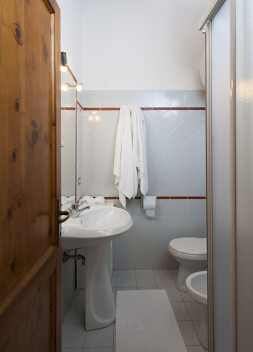 Bathroom 3, Residence Approdo Verde, Nuoro