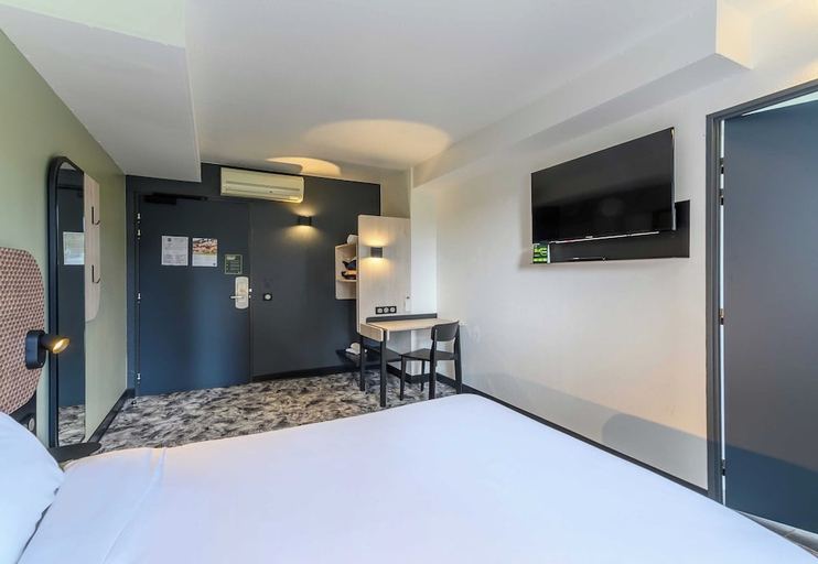 Bedroom 2, B&B HOTEL Compiegne Thourotte, Oise