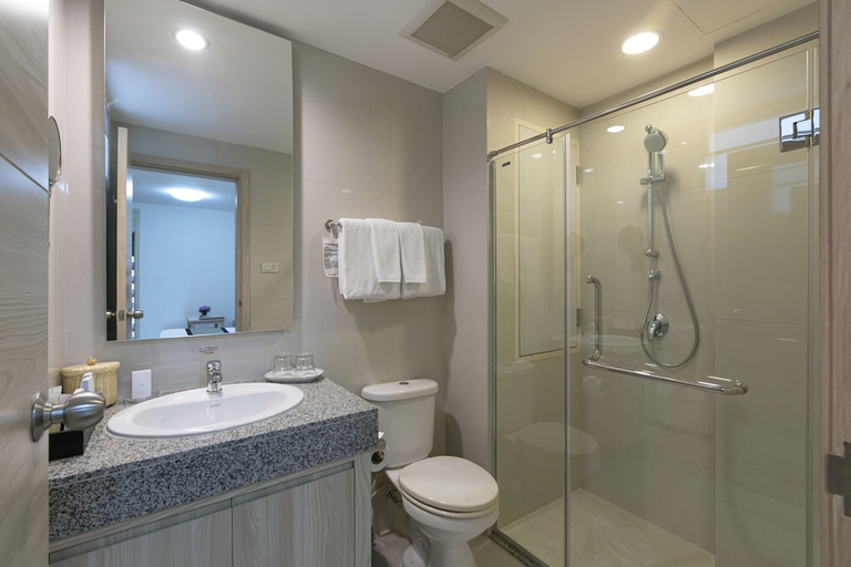 Bathroom 5, Kantary Hotel & Serviced Apartments Amata, Bangpakong, Muang Chon Buri