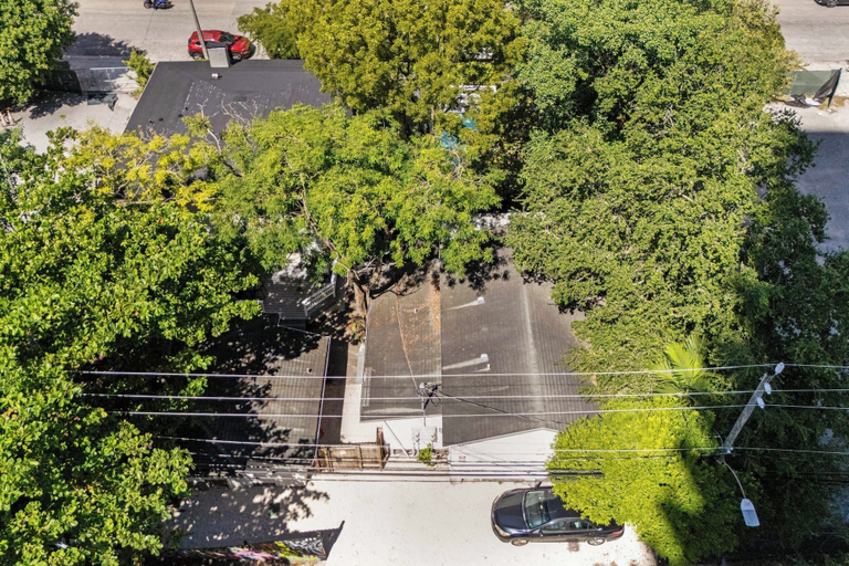 Room 5, 7BD Downtown Oasis Pool, Miami-Dade