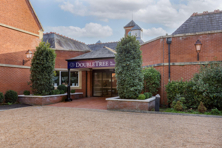 Exterior & Views 2, DoubleTree by Hilton St. Anne's Manor, Wokingham
