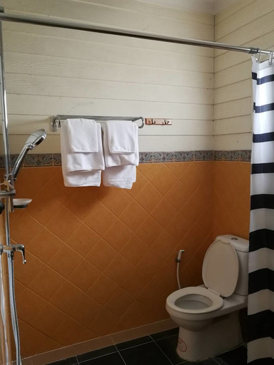 Bathroom 2, Nonnaisuan resort, Bang Khae