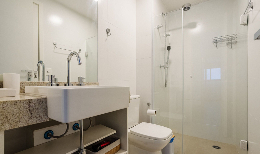 Bathroom, Modern Apartment w/ Pool Close to Shopping Bia035, São Paulo
