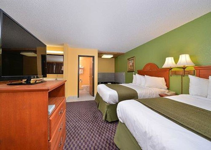 Bedroom 2, Quality Inn & Suites Grinnell near University, Poweshiek