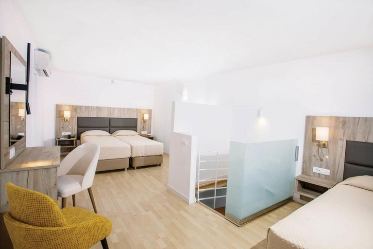 Bedroom 3, Kosta Palace City Hotel, South Aegean