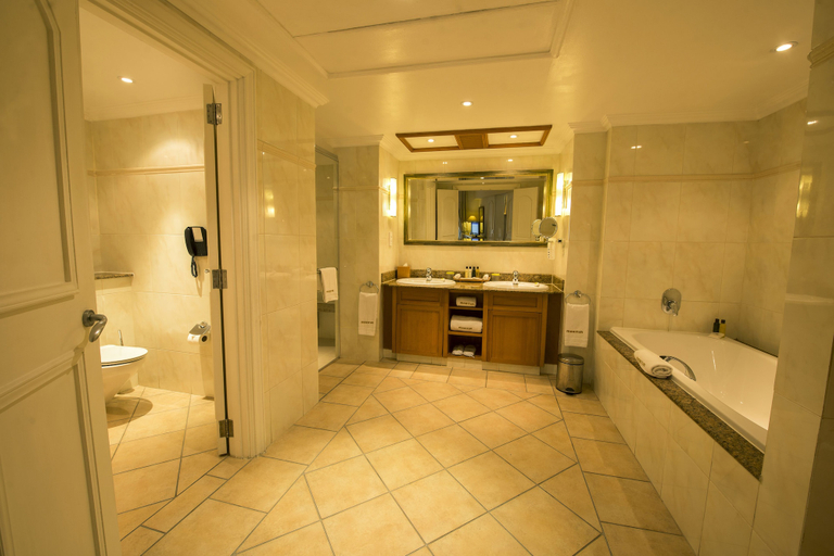 Bathroom 4, Maritim Resort and Spa Mauritius