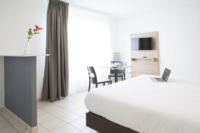 Bedroom 3, Comfort Aparthotel Divonne La Versoix, Ain