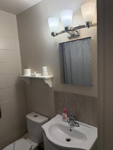 Bathroom, Athabasca Hillside Motel, Division No. 13