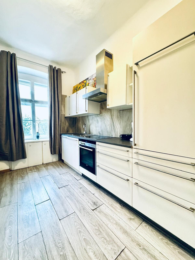 Private kitchen 4, Affordable 4BR Near Stadthalle, Wien