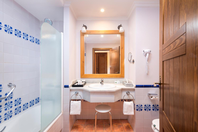 Bathroom 3, Fuerte Conil Resort, Cádiz