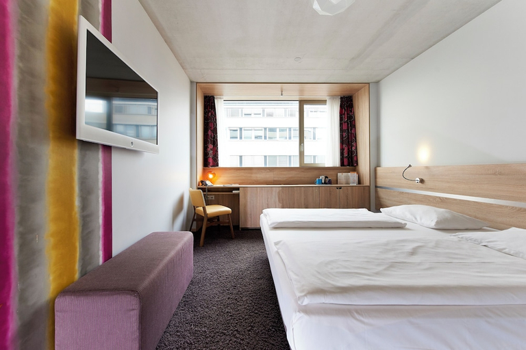 Bedroom 2, Simm's Hotel, Wien