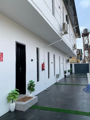 Parking, Grand Churchill Luxury Hotel, Mainland