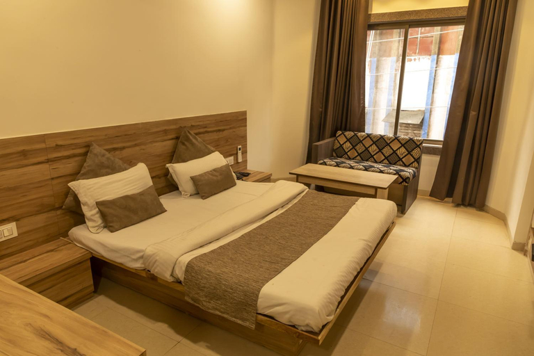 Bedroom 3, Hotel Adarsh Palace, Bhopal