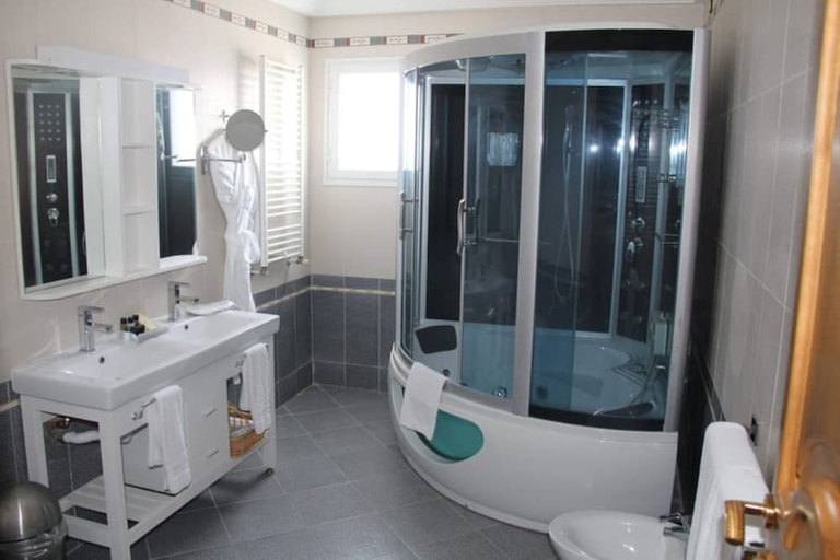 Bathroom 4, The Penthouse Appart Hotel, Ariana Médina